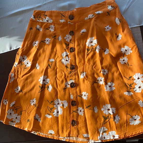 Garage orange, pink ,White skirt - Picture 1 of 3